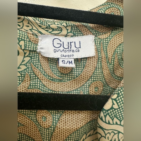 ✨ Guru Silk Paisley Top - Picture 11 of 14